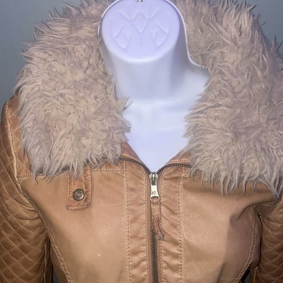 GORGEOUS Beige faux leather fur collar jacket - Picture 2 of 13